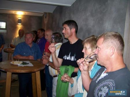 Otvoritev vinoteke 26